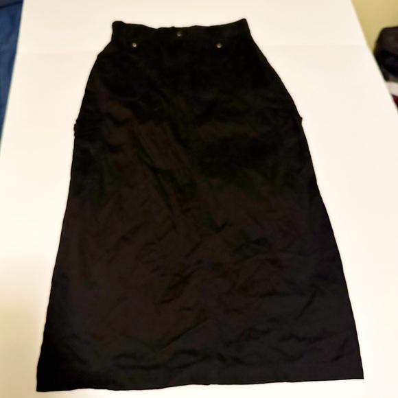 Moments Black Skirt With Utility Pockets - Picture 2 of 8